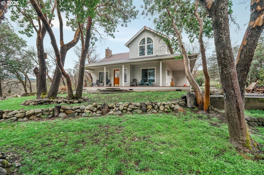 5655 Tamarack Ln, Central Pt, OR 97502