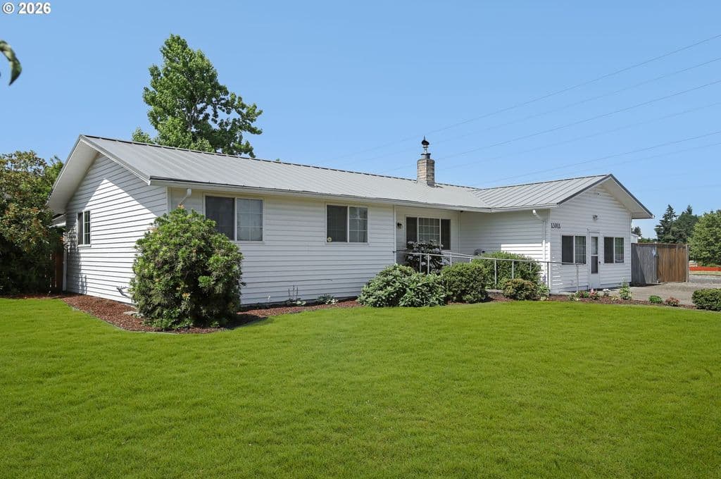 13011 Berta Dr, Oregon City, OR 97045