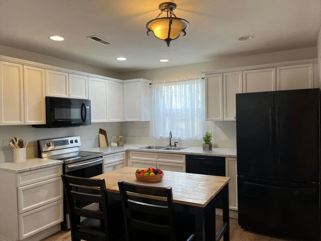 3433 SW Kalama Ave, Redmond, OR 97756