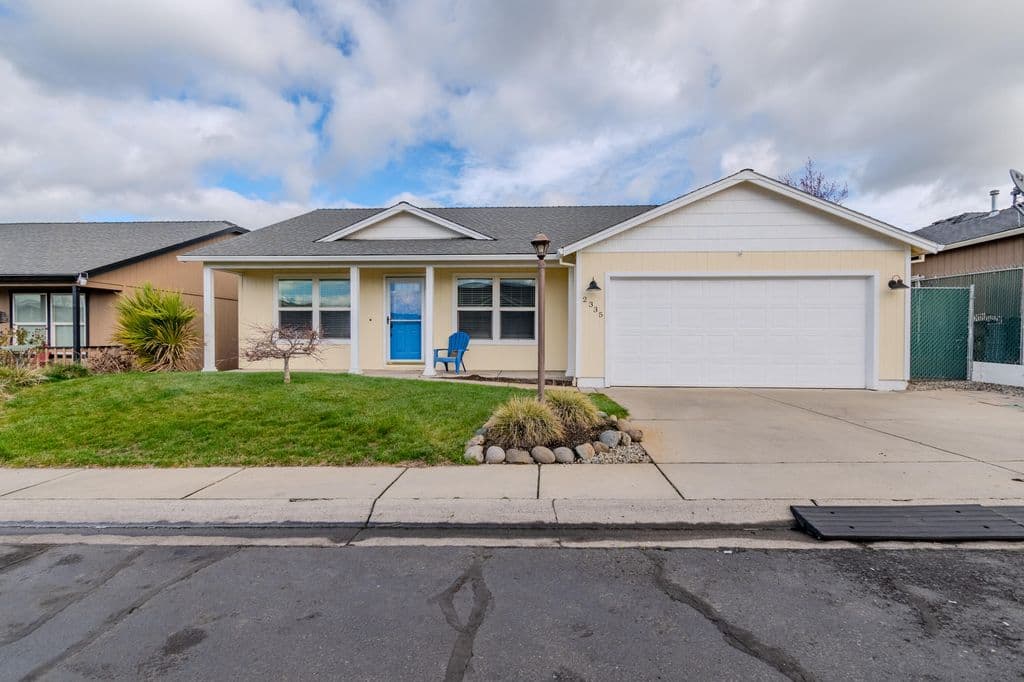 2335 New Haven Dr, Central Pt, OR 97502