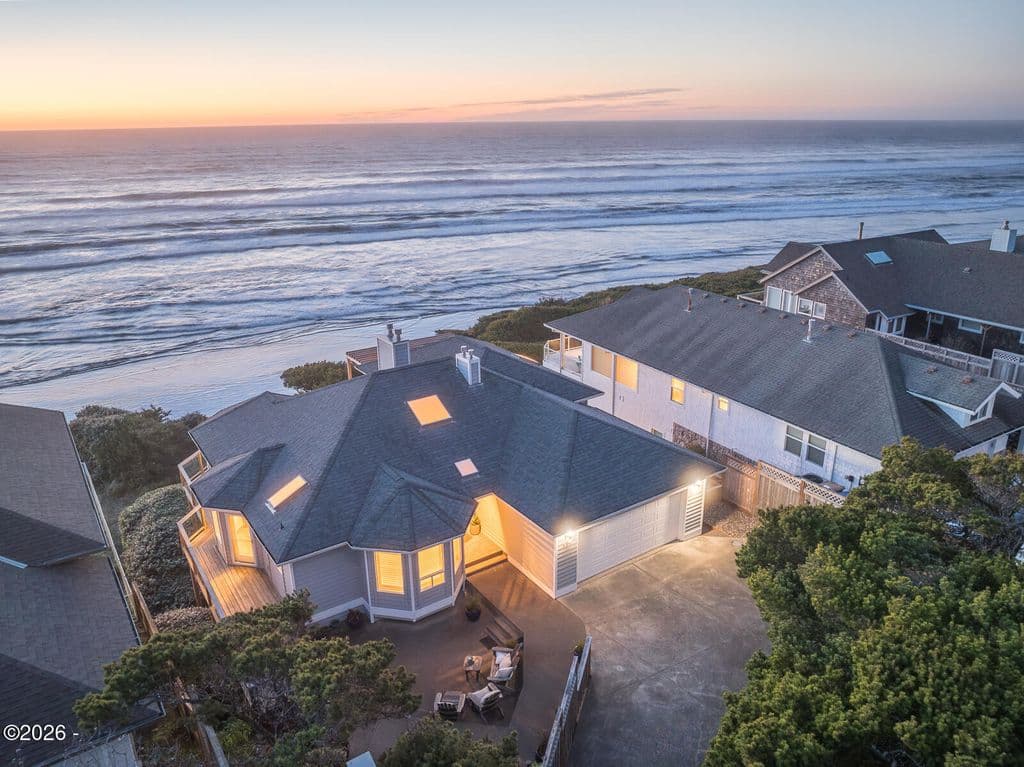 216 NW 73rd Ct, Newport, OR 97365