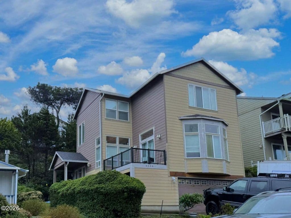 4536 SW Beach Ave, Lincoln City, OR 97367