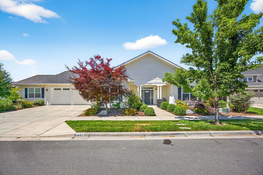 1407 Rustler Peak St, Central Point, OR 97502