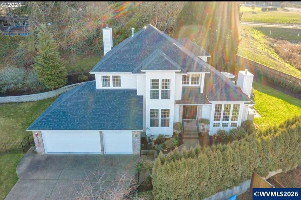 1235 NW Countryside Ct, McMinnville, OR 97128