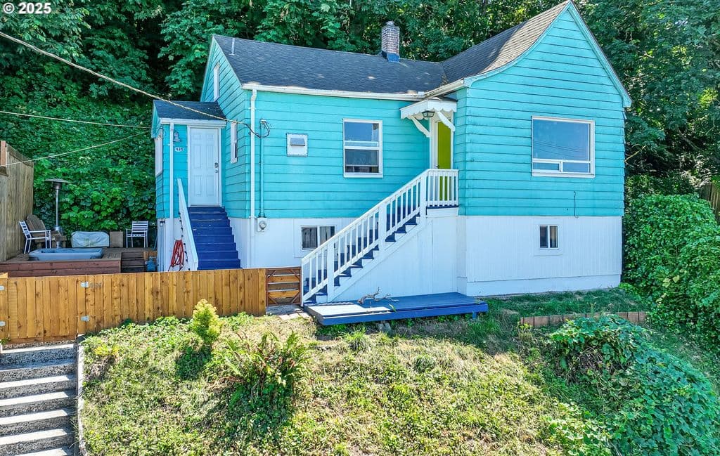 435 W Marine Dr, Astoria, OR 97103