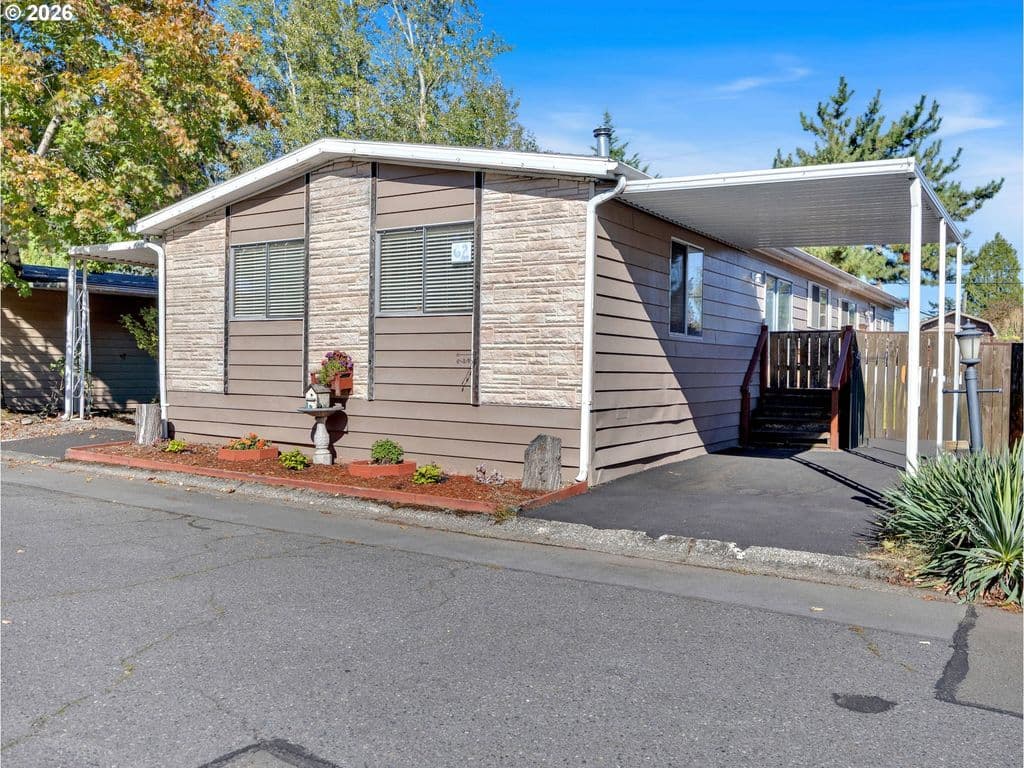 21100 NE Sandy Blvd Unit 62, Fairview, OR 97024