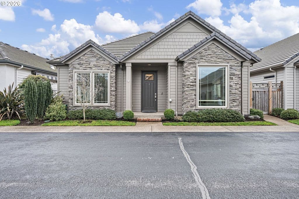 2072 Lakeland Way, Eugene, OR 97408