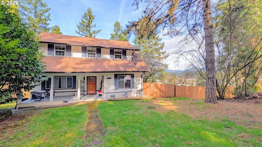 2110 E Main St, Cottage Grove, OR 97424