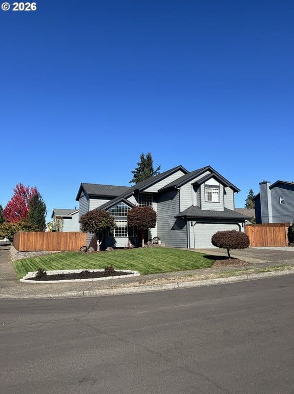 19453 Sunset Springs Dr, Oregon City, OR 97045