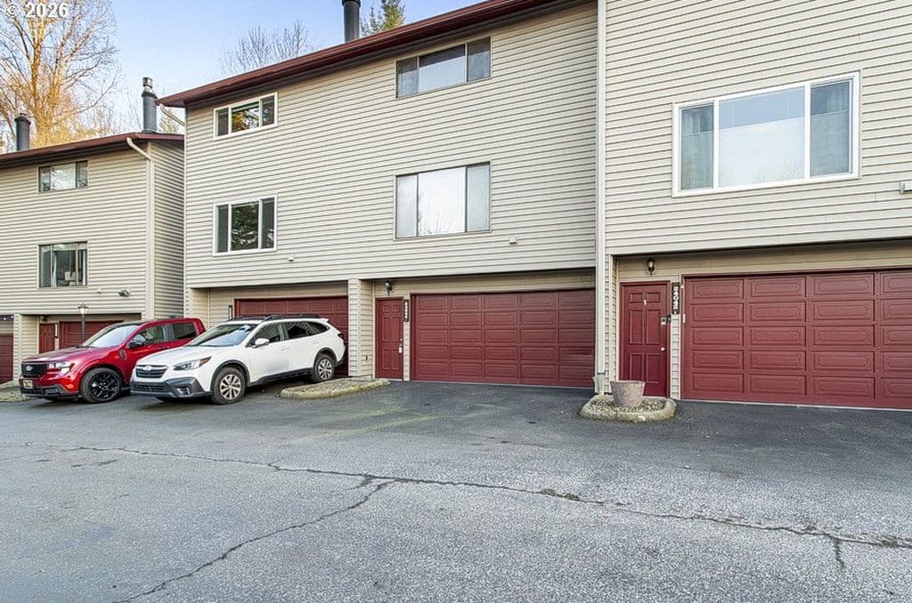 24044 NE Treehill Dr, Wood Village, OR 97060