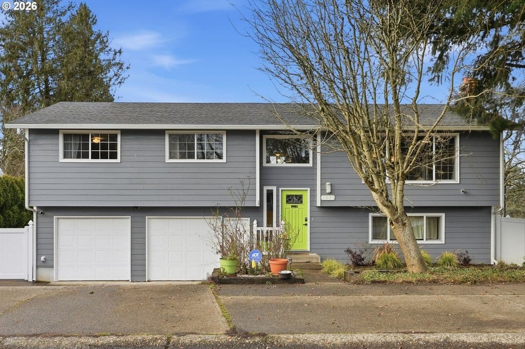 3895 SE Pelton Ave, Troutdale, OR 97060