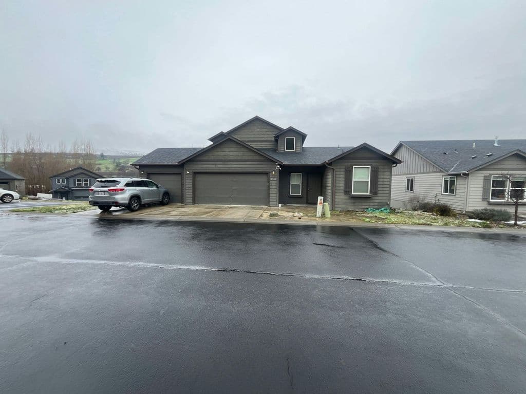 2545 Denton St, The Dalles, OR 97058