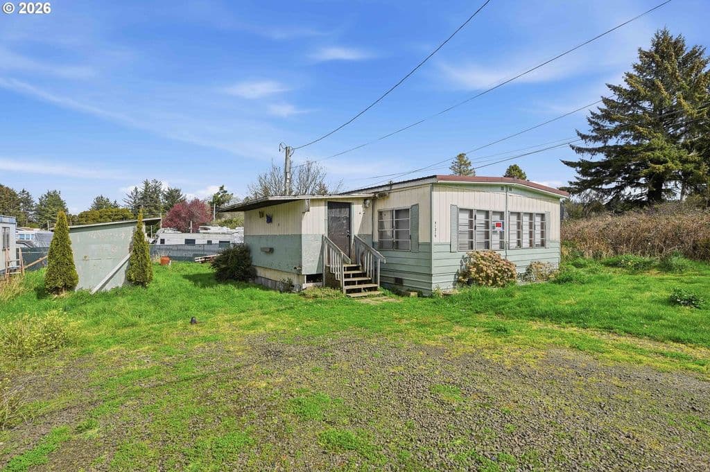 91319 Grinnell Ln, Coos Bay, OR 97420