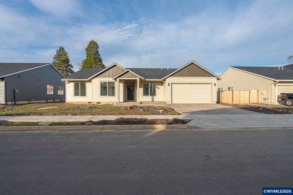 673 Parker Loop, Silverton, OR 97381