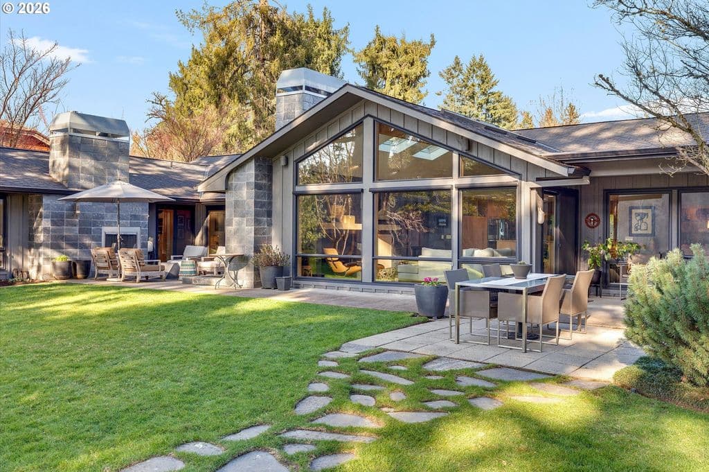 19333 SE River Drive Ct, Milwaukie, OR 97267