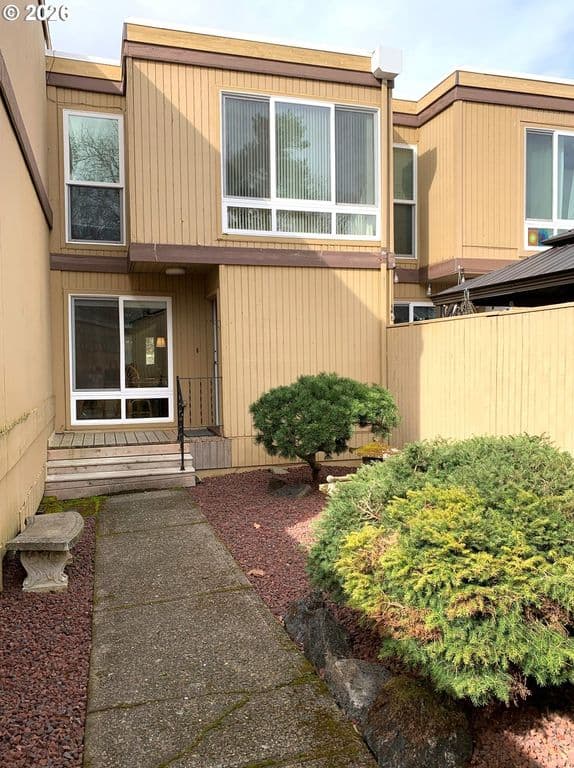 1661 NW Lakeway Ln, Beaverton, OR 97006