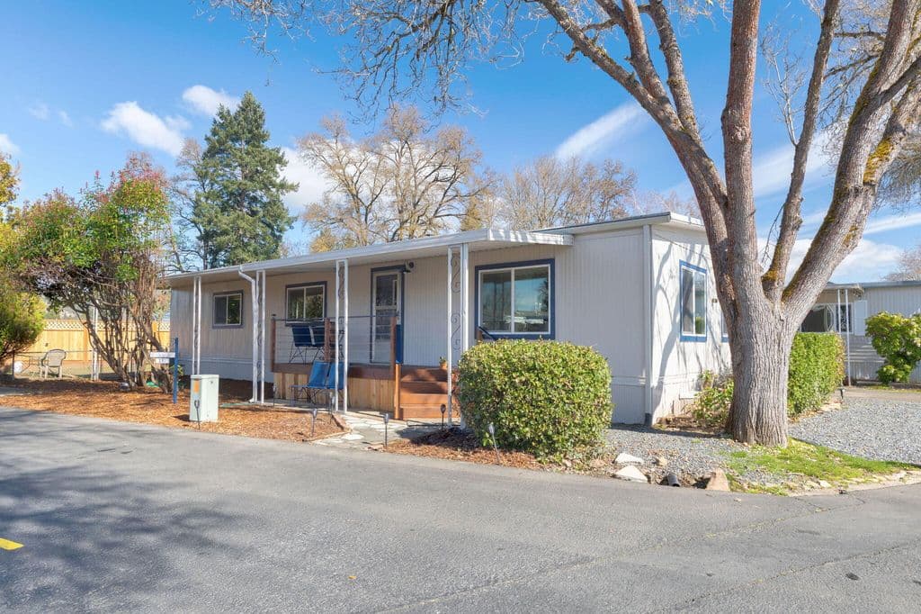 281 Lakeview Dr, Grants Pass, OR 97526