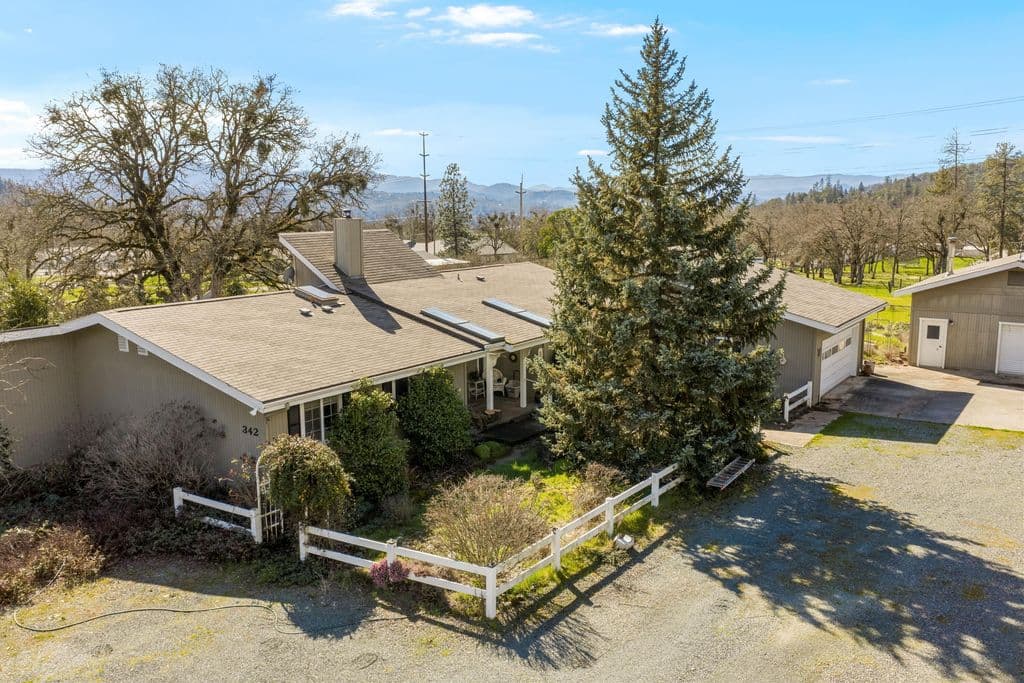 342 Buysman Way, Grants Pass, OR 97526