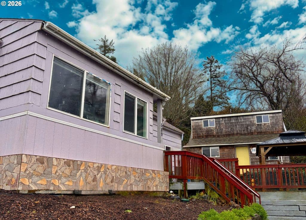 589 Rivington St, Astoria, OR 97103