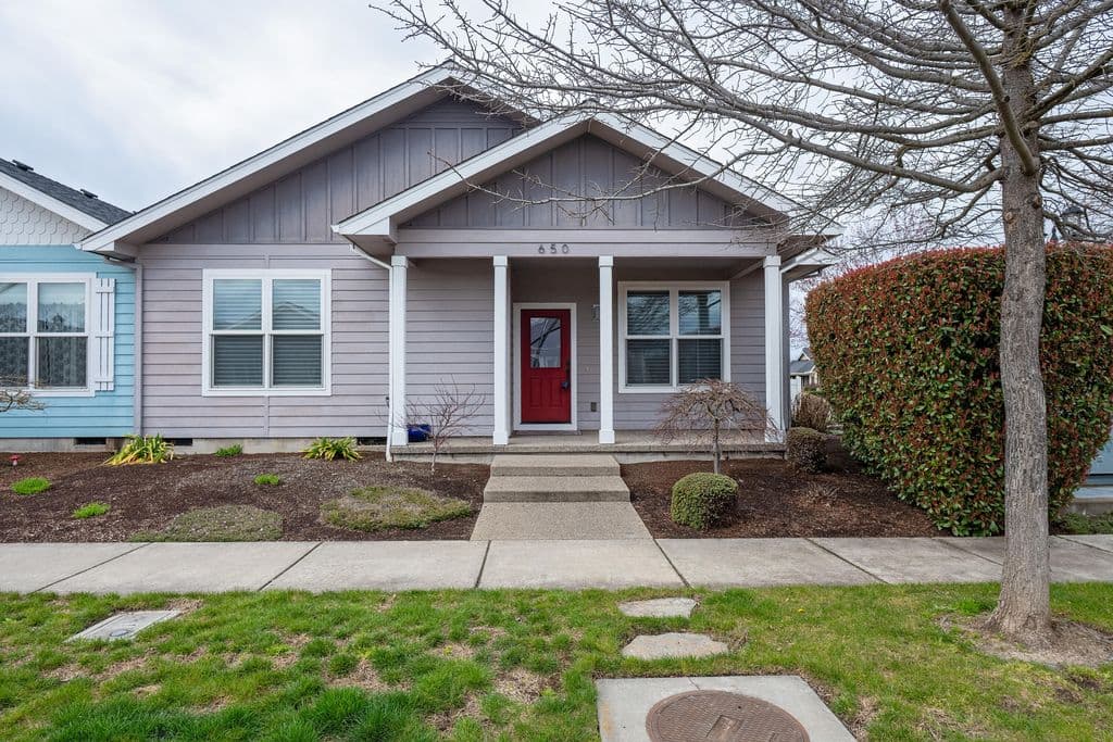 650 Golden Peak Dr, Central Pt, OR 97502