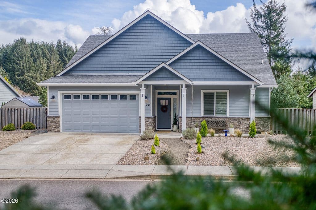 5792 NE Voyage Ave, Lincoln City, OR 97367