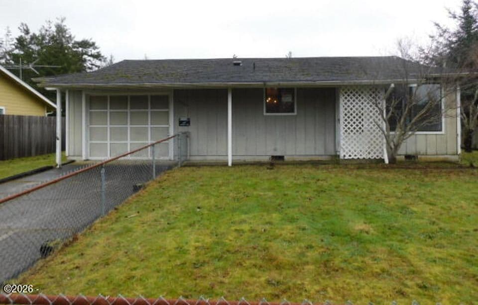 1990 Willow St, Florence, OR 97439