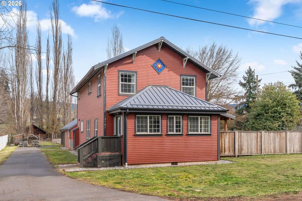 3141 Odell Hwy, Hood River, OR 97031