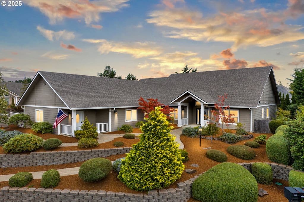 2332 Rosemary Ct, Florence, OR 97439