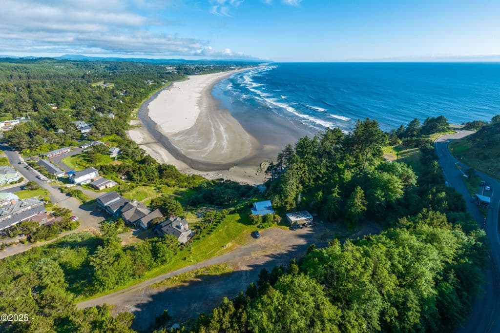 270 NW Gilbert Way, Newport, OR 97365