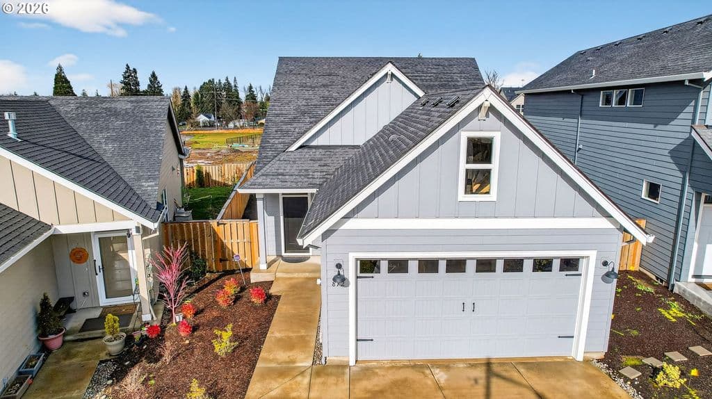 872 Laurel Pl, Silverton, OR 97381