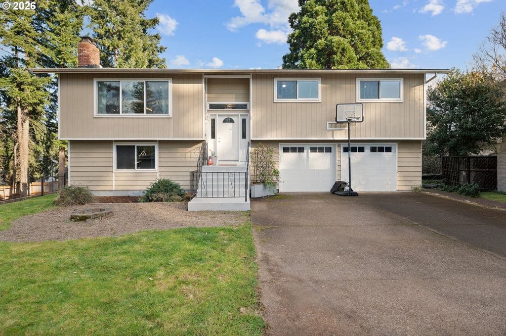 1310 Sherri Ct, West Linn, OR 97068