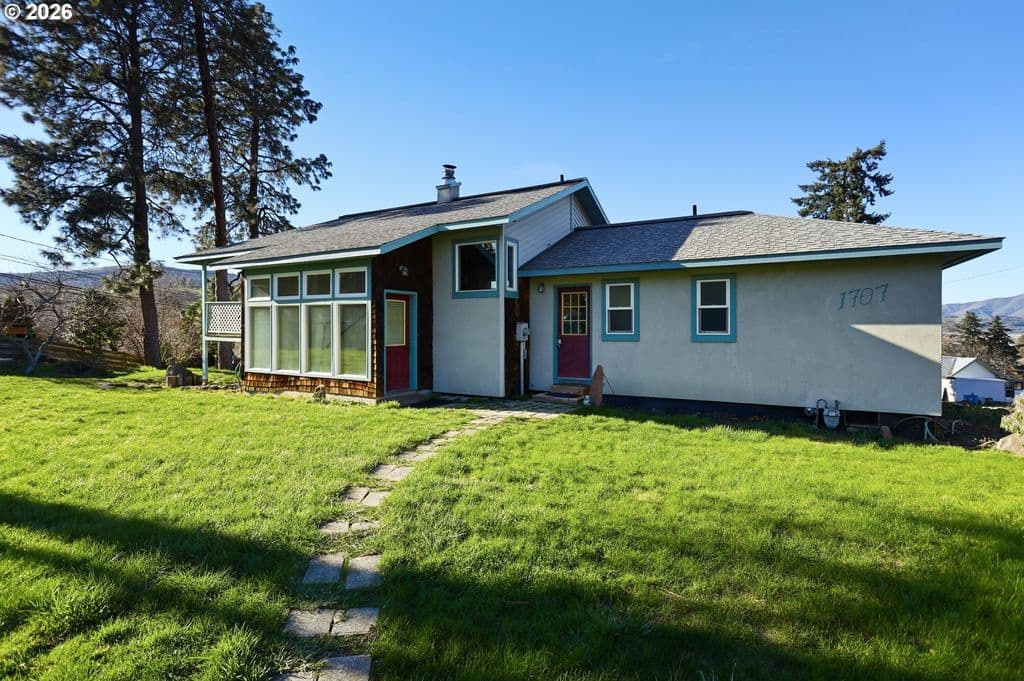 1707 Bridge St, The Dalles, OR 97058