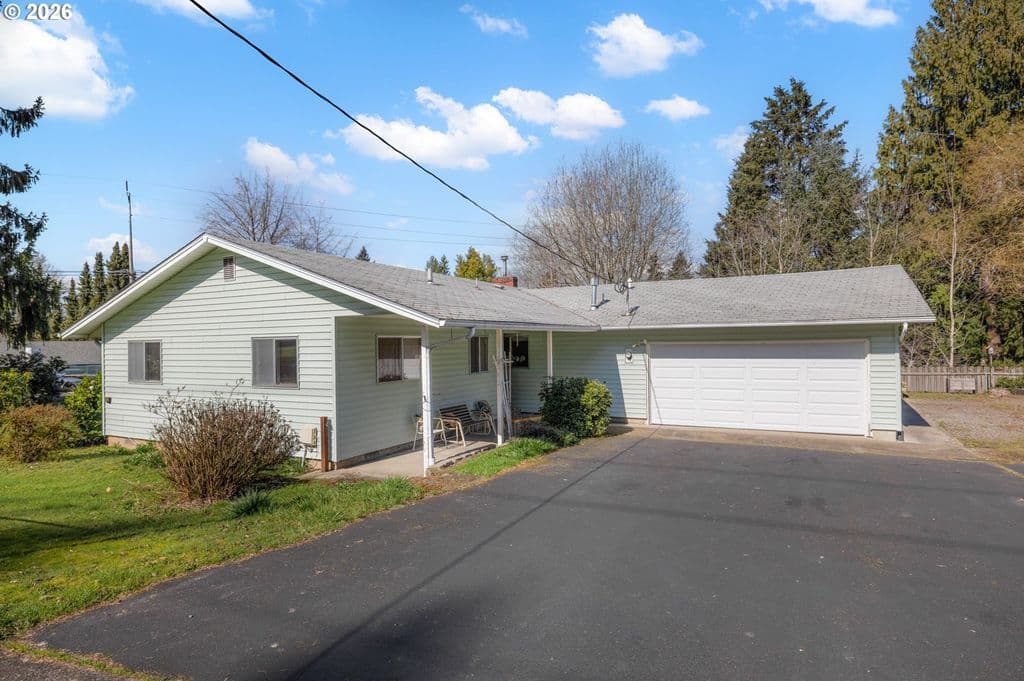 9025 SW Avery St, Tualatin, OR 97062