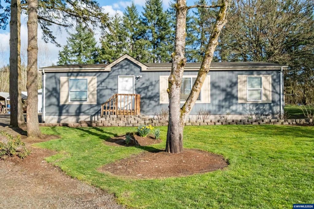 38423 Century Dr NE, Albany, OR 97322