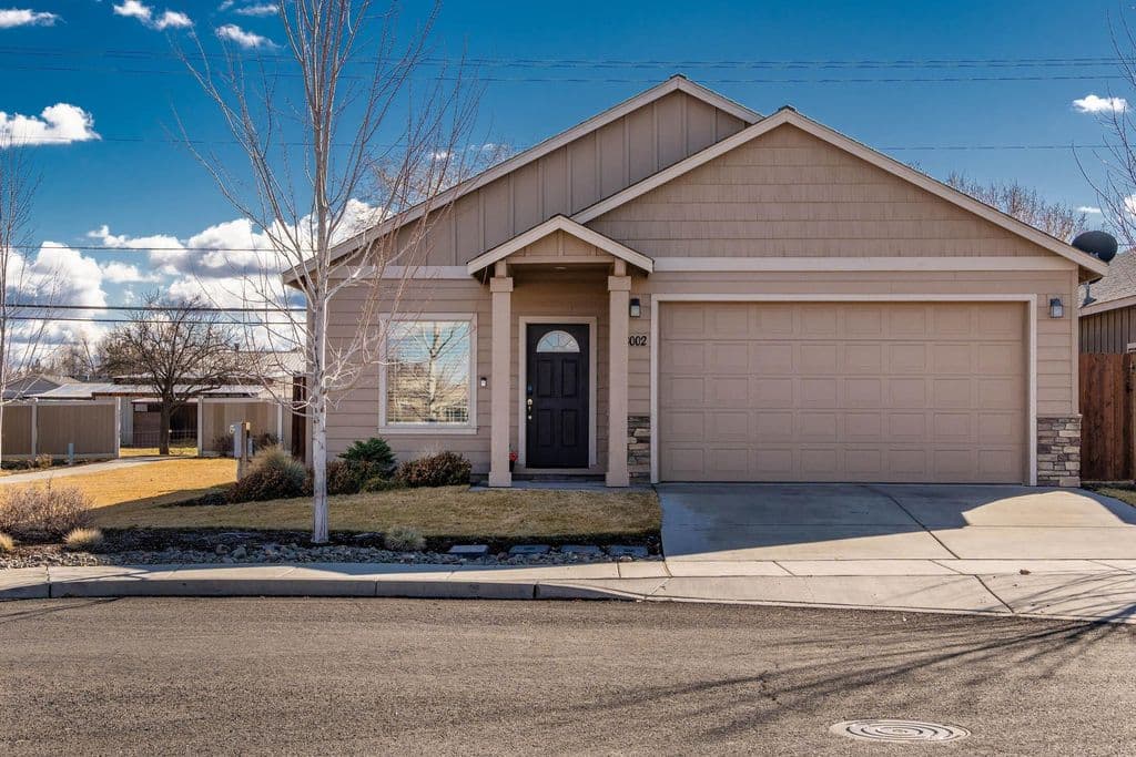 3002 NW Alder Pl, Redmond, OR 97756