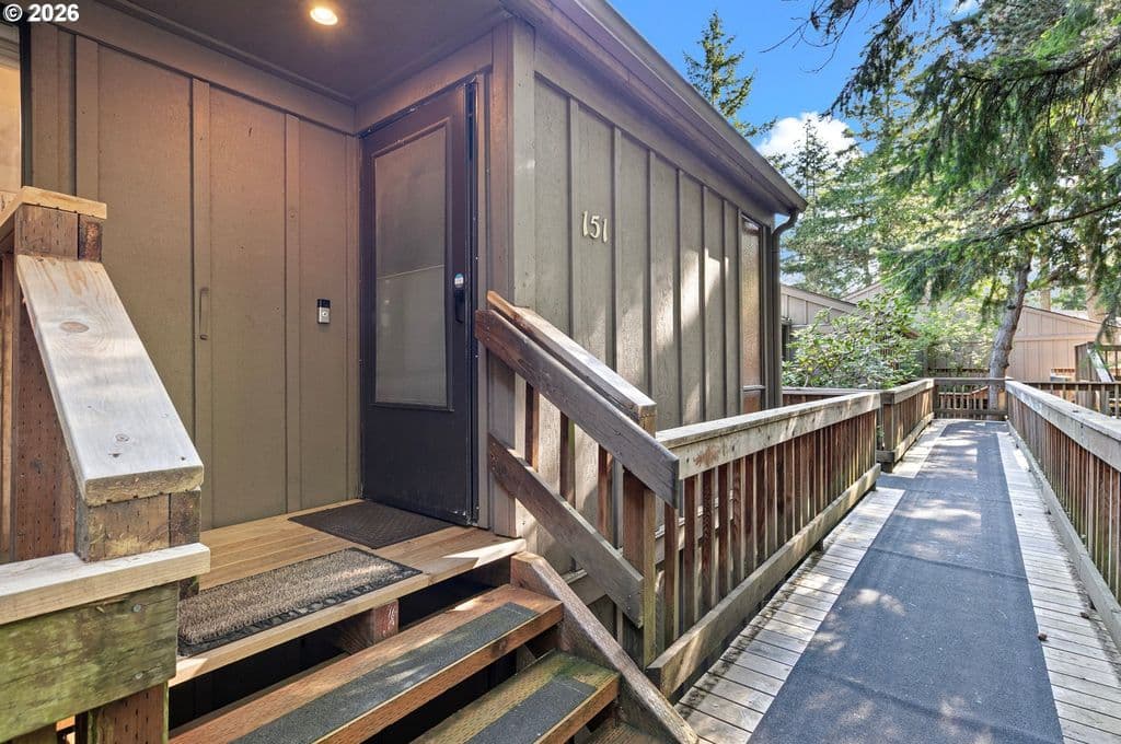 151 Treehill Loop, Eugene, OR 97405