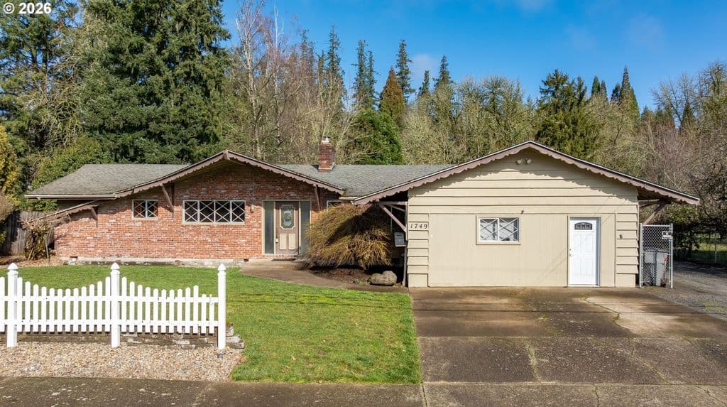 1749 NE Orchard Ave, McMinnville, OR 97128