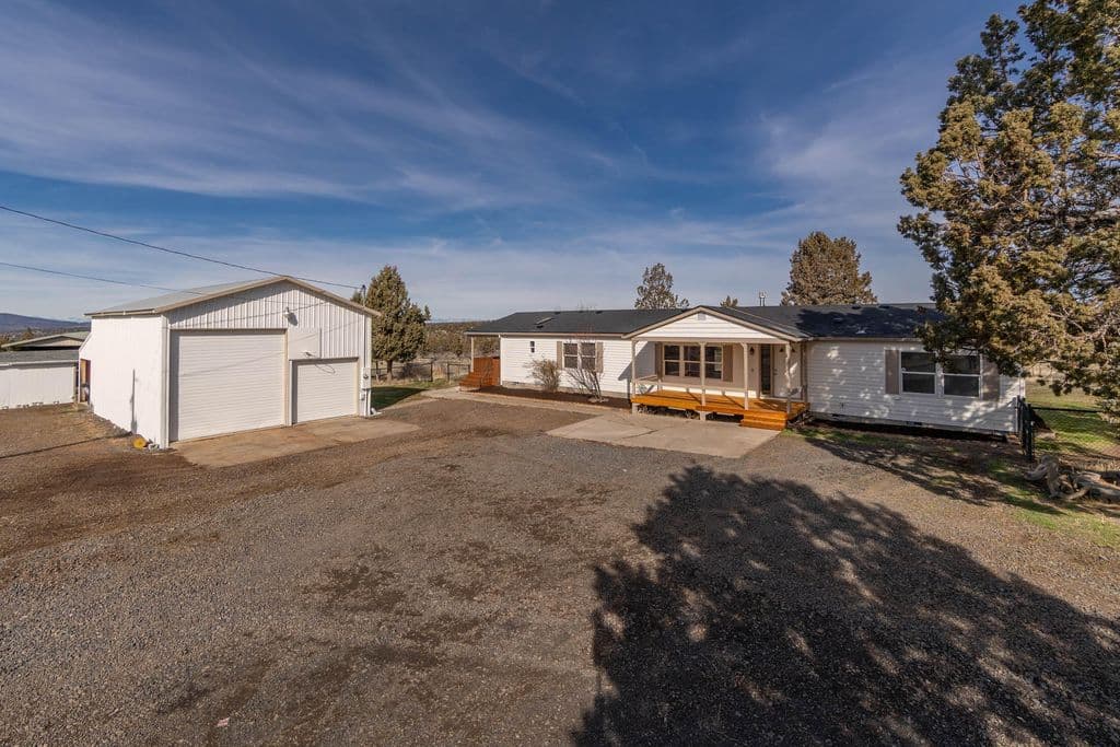 10113 SE Ridge View Rd, Prineville, OR 97754