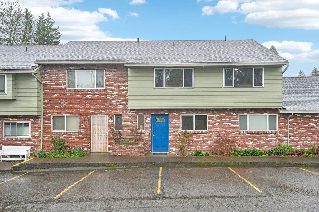 1302 NE Hogan Dr, Gresham, OR 97030