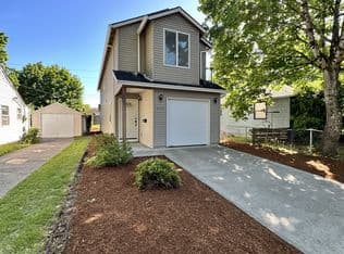 Nearby home at 6532 N Princeton St