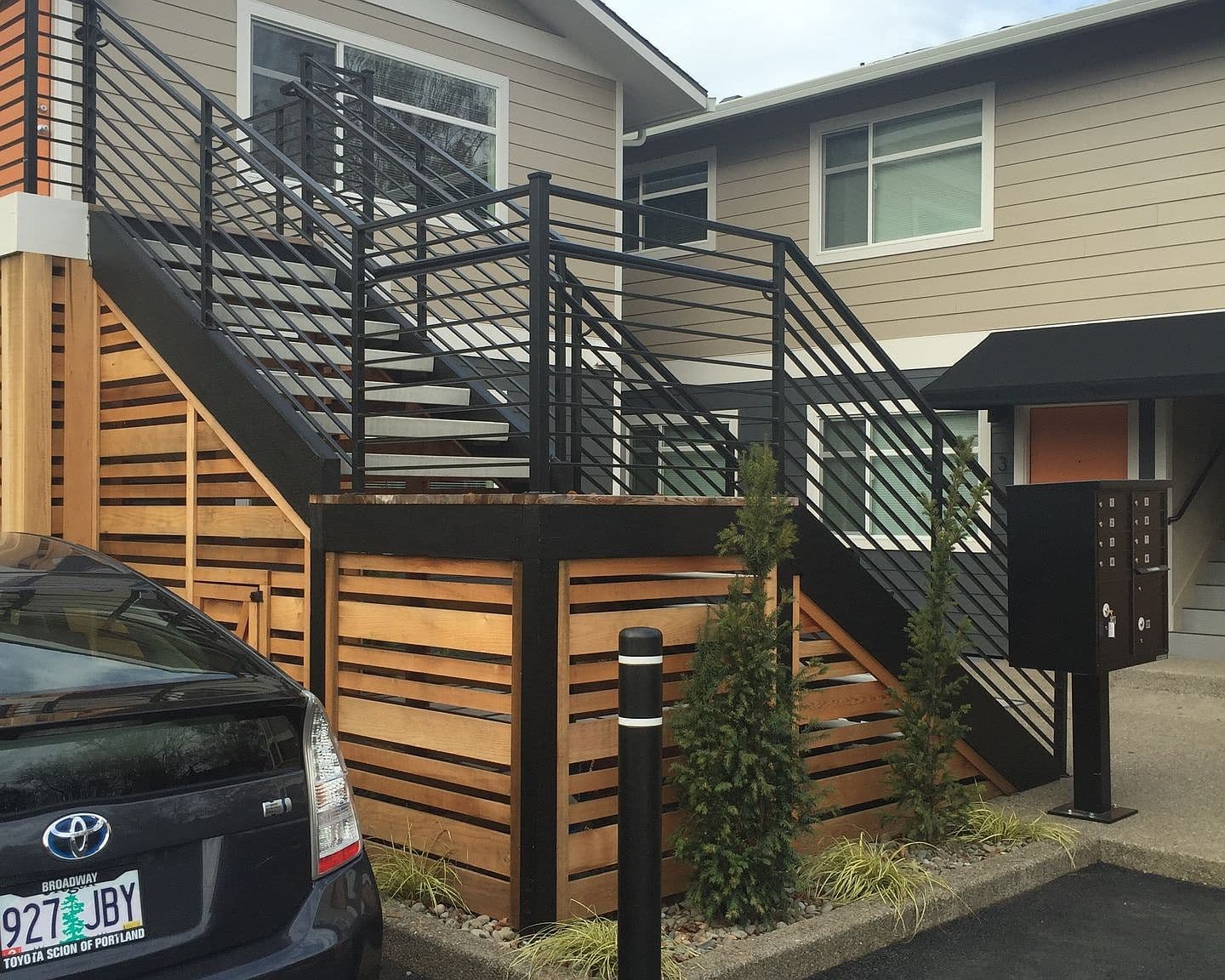 7511 N Berkeley Ave #4 - Thumbnail 2