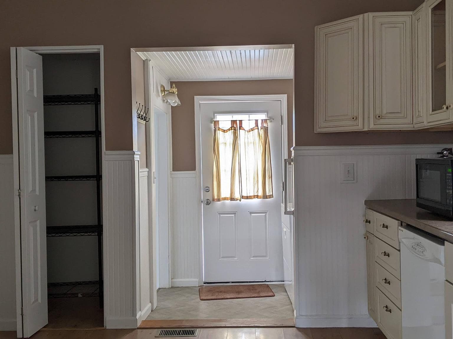 5509 N Syracuse St - Thumbnail 6