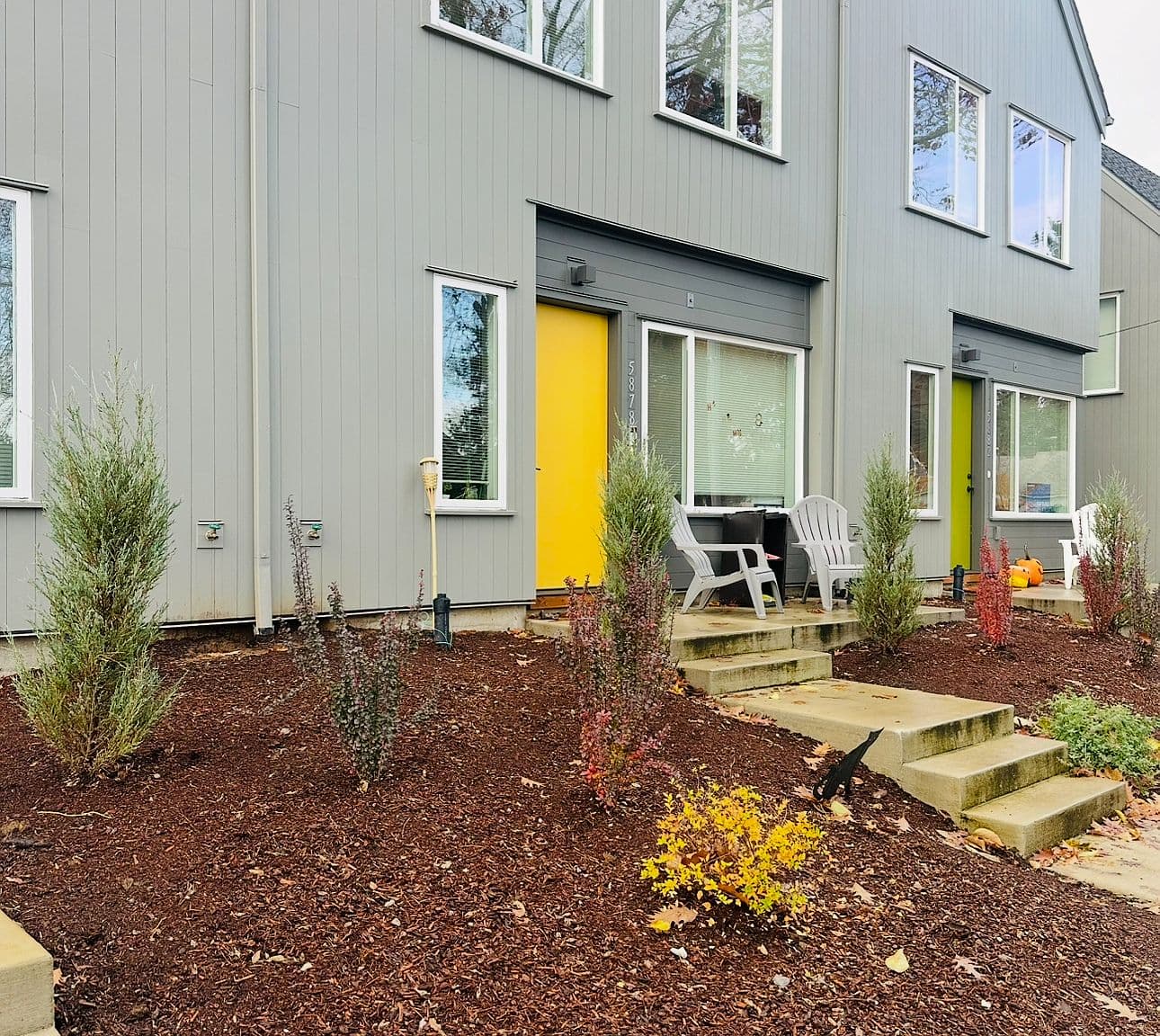 5874 N Harvard St - Thumbnail 2