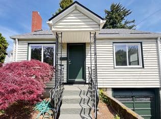 Nearby home at 8954 N Portsmouth Ave