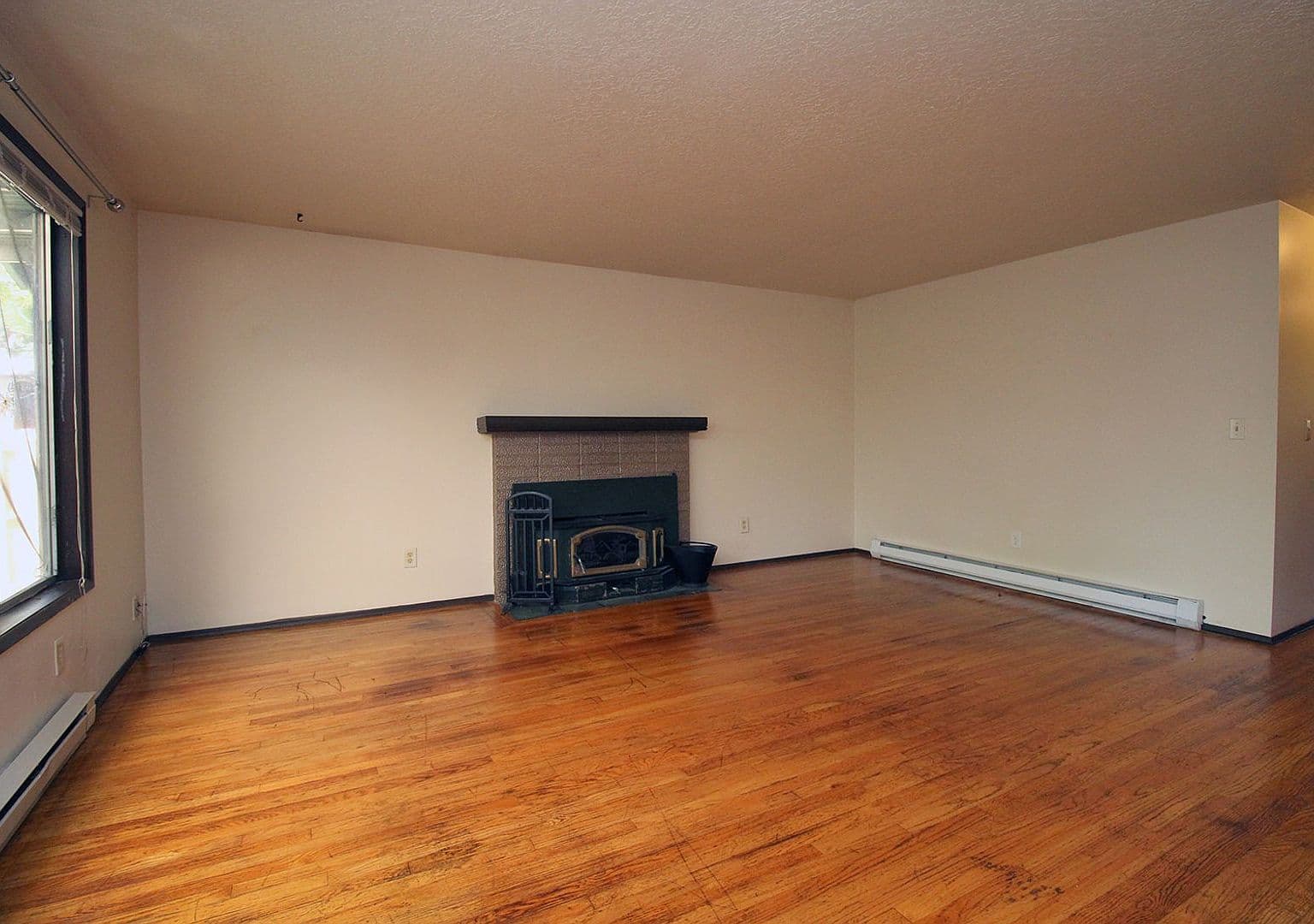 3930 N Kiska St - Thumbnail 4