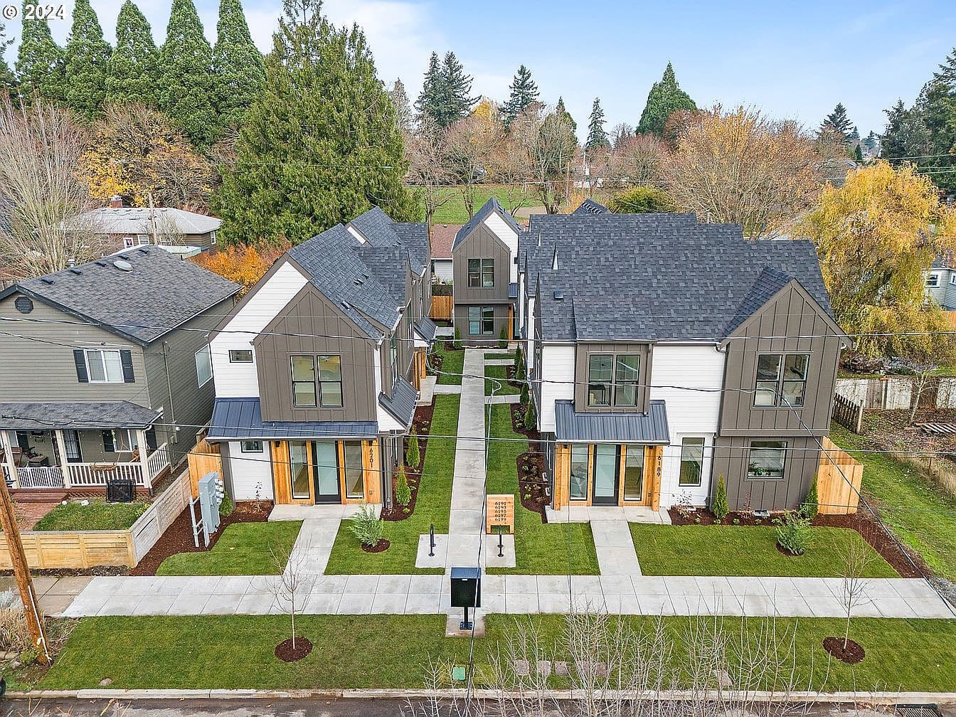 6199 N Amherst St - Thumbnail 4