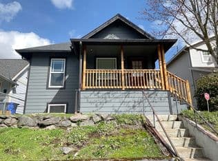 Nearby home at 5509 N Syracuse St