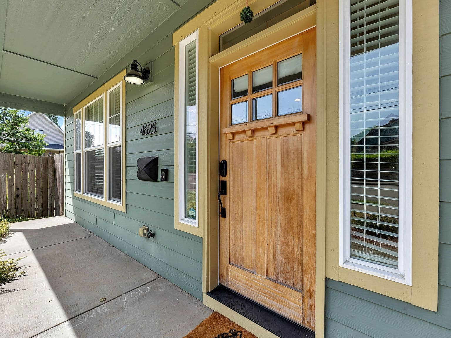 4625 N Hunt St - Thumbnail 2