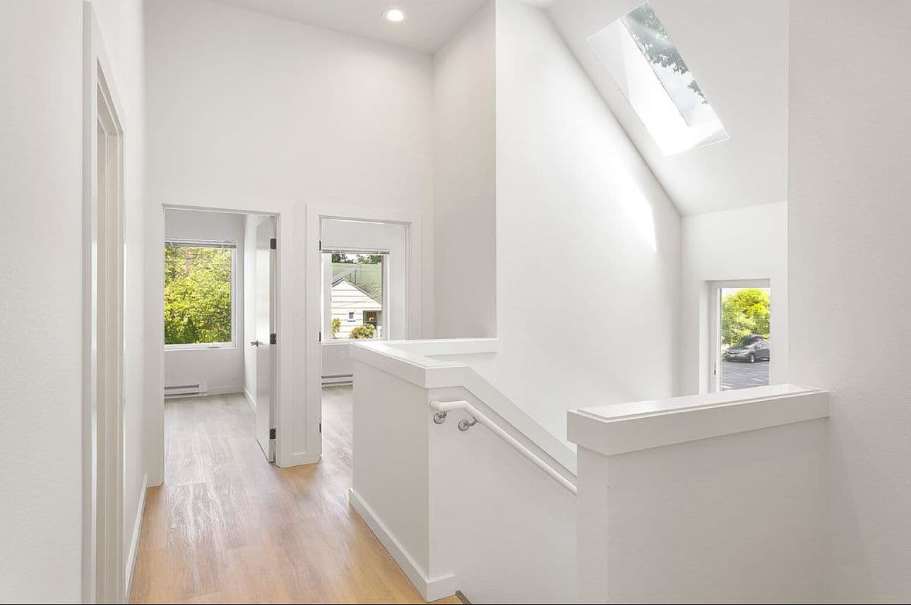 5874 N Harvard St - Thumbnail 4