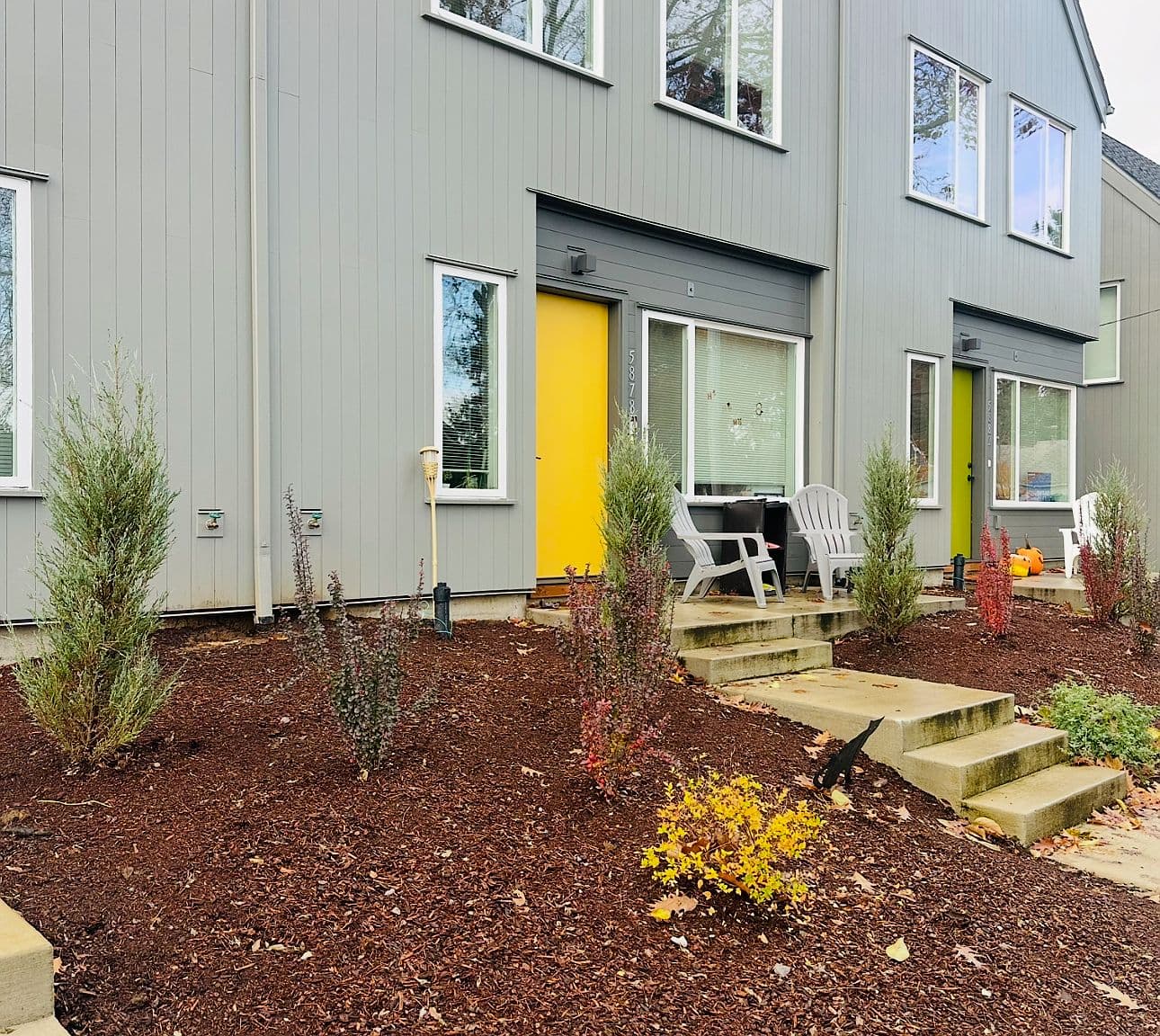 5882 N Harvard St - Thumbnail 2